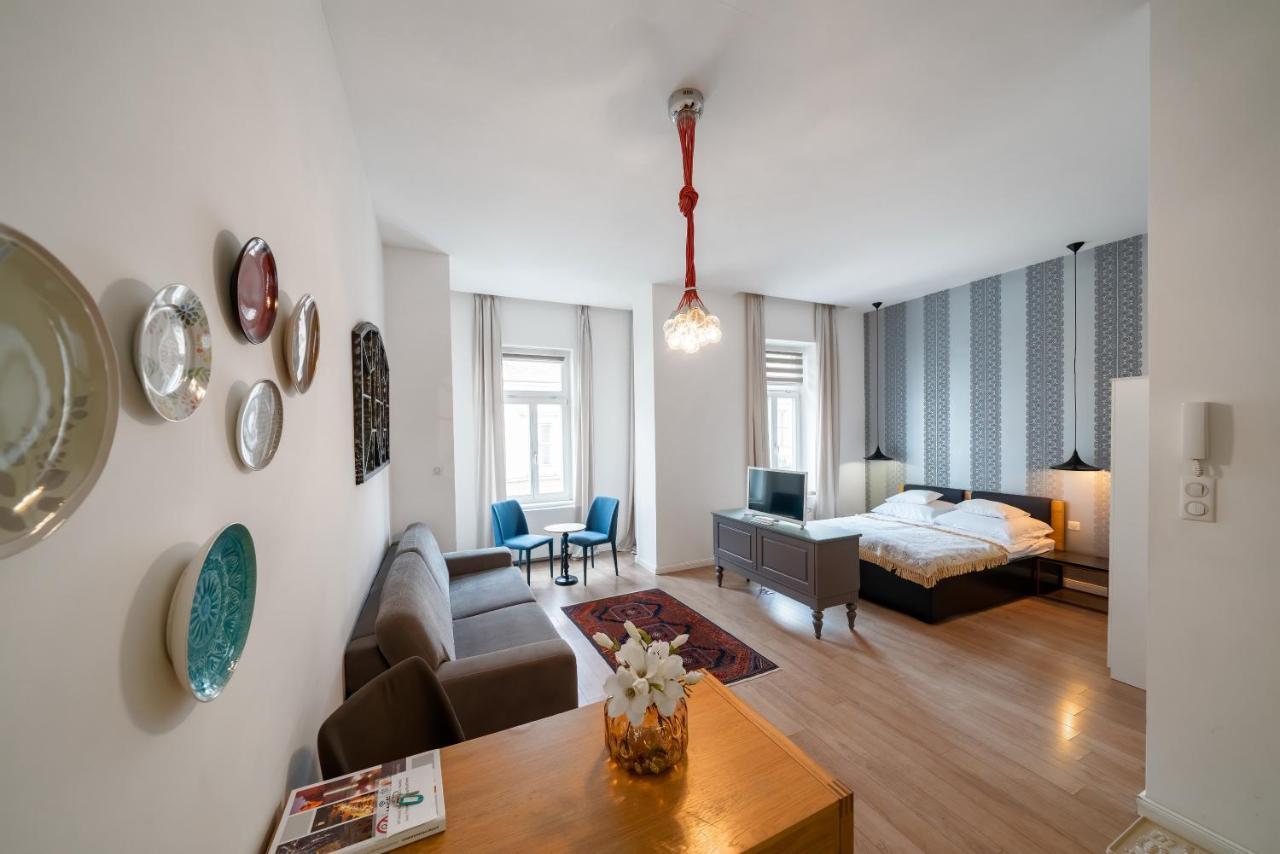 Baross Boutique Apartman Gyor Exterior photo